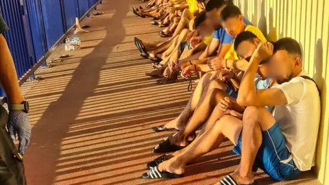 Pasillo peatonal para ir a Marruecos desde Ceuta situado en la frontera del Tarajal. / AUGC
