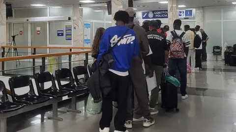 Traslado de inmigrantes a la pen&iacute;nsula