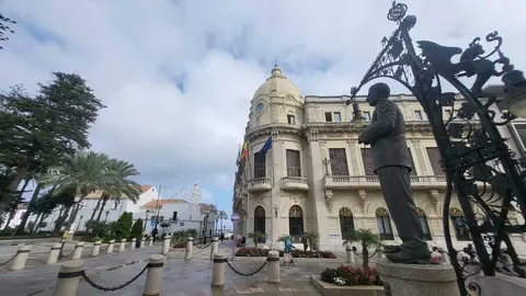 Ayuntamiento nubes el tiempo
