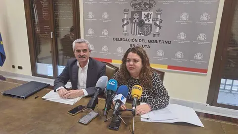 Francisco Gil y Cristina P&eacute;rez durante la comparecencia