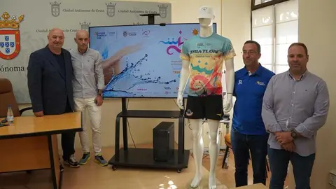 Presentaci&oacute;n Triatl&oacute;n Copa de Europa / Esther Z&aacute;rate