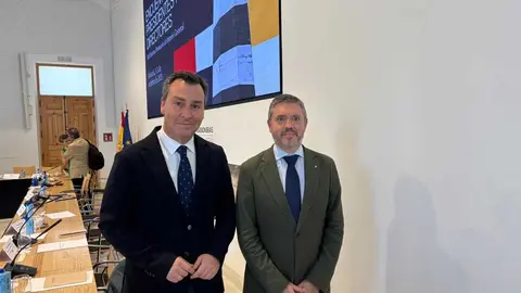 Gustavo Santana Hern&aacute;ndez, presidente de Puertos del Estado junto a Juan Manuel Doncel, presidente de la APCE