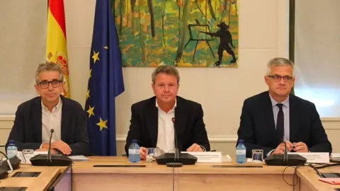 De izquierda a derecha, el secretario de Estado de Cultural, el secretario de Estado de Transportes y el
secretario de Estado de Vivienda