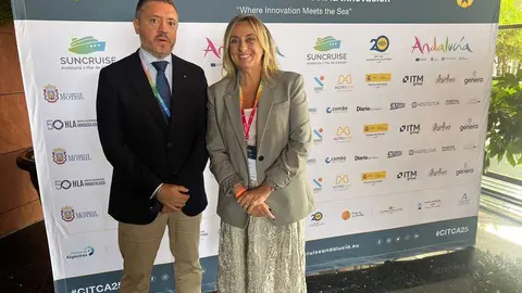El presidente de la Autoridad Portuaria de Ceuta junto a la alcaldesa de Granada, Marifr&aacute;n Carazo
