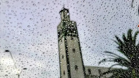 Mezquita lluvia