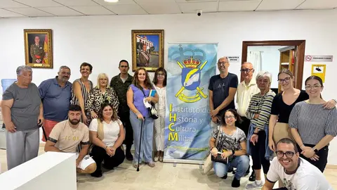 ADEN visita la biblioteca hist&oacute;rico militar
