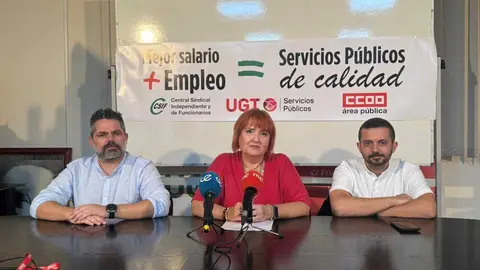 Ricardo Mart&iacute;nez, Trinidad Mej&iacute;as y Emilio Postigo / E. Arteaga