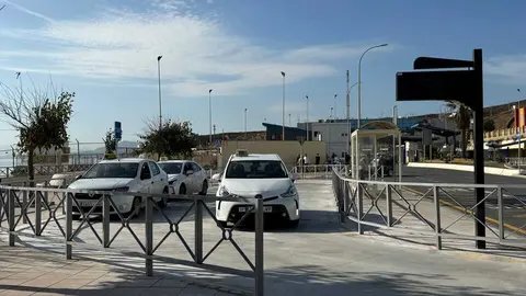 Parada de taxis de la frontera / M.Zapico