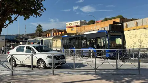 Parada de taxis de la frontera / M.Zapico