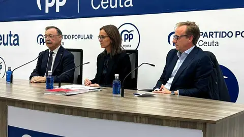 Junta Directiva Provincial presidida por Juan Vivas y con la participaci&oacute;n de Carmen F&uacute;nez
