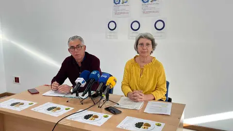 Juan Carlos Mata y Mari Carmen Ruiz durante la comparecencia, este viernes./ J.A. Gonz&aacute;lez