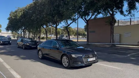 Pedro S&aacute;nchez sale del helipuerto en coche oficial para dirigirse a la Estaci&oacute;n Mar&iacute;tima