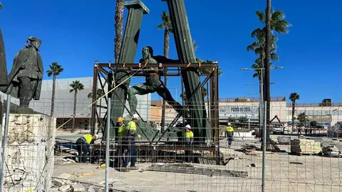 El H&eacute;rcules ya luce en la Estaci&oacute;n Mar&iacute;tima de Ceuta