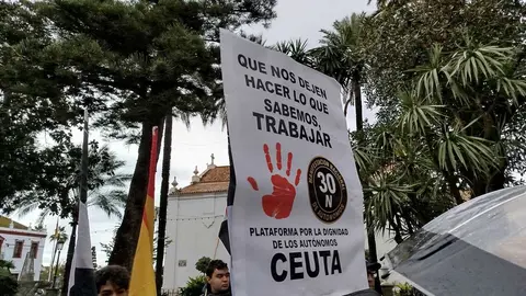 Manifestaci&oacute;n de los aut&oacute;nomos de Ceuta / S. I.