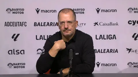 Jos&eacute; Juan Romero, entrenador de la AD Ceuta / Liga Hypermotion