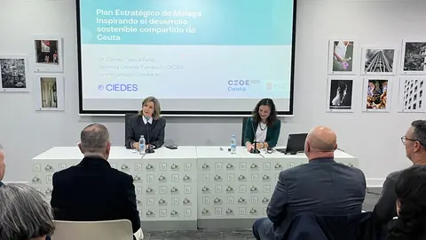 Arantxa Campos (izda.) y Mar&iacute;a del Carmen Garc&iacute;a./ J.A. Gonz&aacute;lez