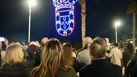 Espect&aacute;culo de luces con drones /M. Zapico