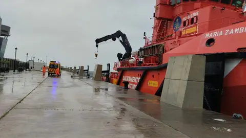 La Salvamar Mar&iacute;a Zambrano realiz&oacute; el traslado del beb&eacute; a C&aacute;diz