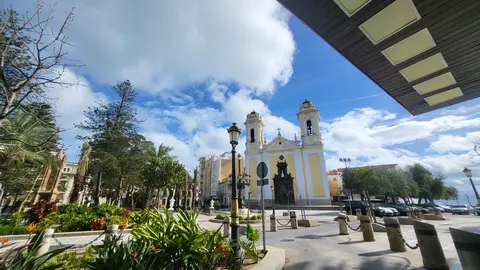El tiempo nubes plaza de &Aacute;frica ayuntamiento