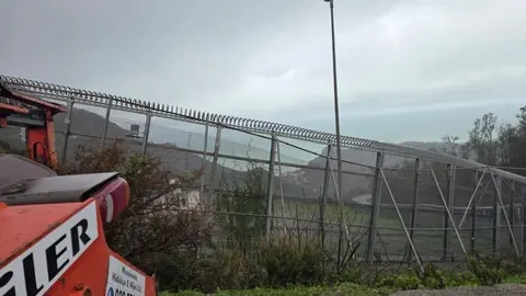 Vallado perimetral de la frontera con Marruecos en Ceuta