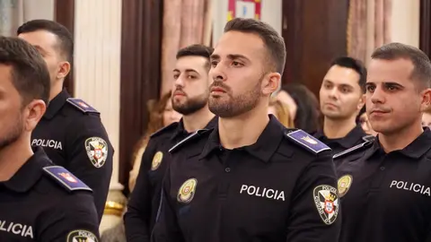 Toma posesi&oacute;n agente polic&iacute;a local / M.Zapico