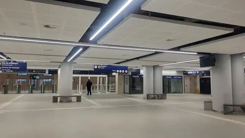 Estaci&oacute;n Mar&iacute;tima vac&iacute;a por el temporal / C.A.