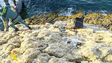 guardia-civil-hachis-piscina-sarchal-2-1140x858