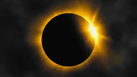 El eclipse solar total produce una sombra en la superficie terrestre. Foto: iStock