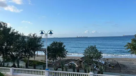 Demolici&oacute;n de los m&oacute;dulos de vigilancia de las playas