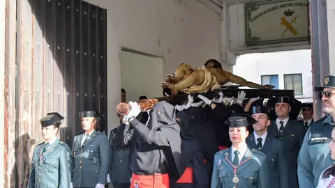  El 'Encuentro Chico' entre el Cristo de la Encrucijada y Mar&iacute;a Sant&iacute;sima de las L&aacute;grimas en la Semana Santa 2026 