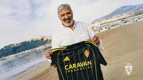 Nayim ser&aacute; el encargado de realizar el saque de honor / R. Z.