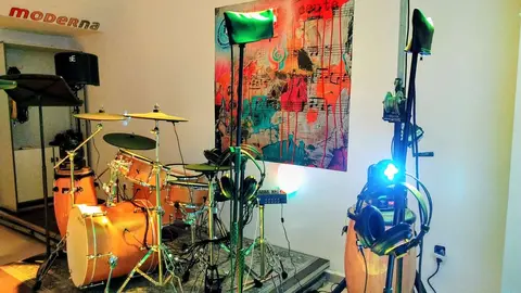Inauguraci&oacute;n del estudio de grabaci&oacute;n del taller de m&uacute;sica moderna de la Casa de la Juventud / S.I.