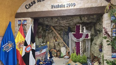 Cruz de Mayo marinera de la Casa de Ceuta en  Melilla, una covacha de pescadores en plena ciudad (7)