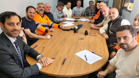 Reuni&oacute;n para la firma del nuevo convenio colectivo de Amgevicesa
