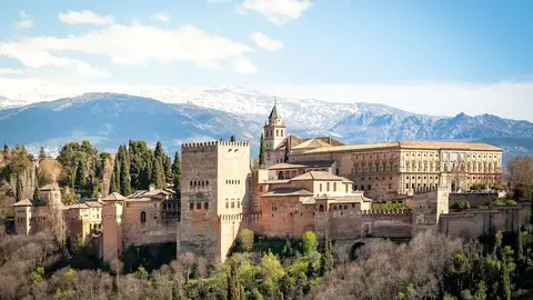 Del Estrecho a la Alhambra: Un viaje por el legado compartido entre Ceuta y Granada