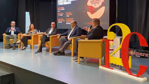  Juan G&aacute;lvez, Rebeca Chac&oacute;n, Domingo Cardona y F&eacute;lix de la Fuente en la mesa de Horizonte Ceuta. 