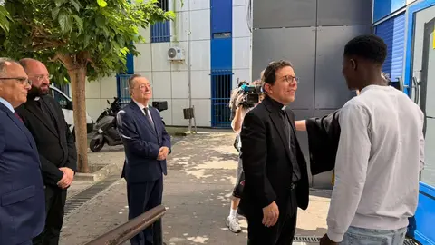 Visita de Ram&oacute;n Valdivia al Centro de Menores de La Esperanza en Ceuta