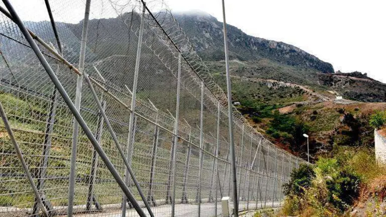 perimetro valla frontera