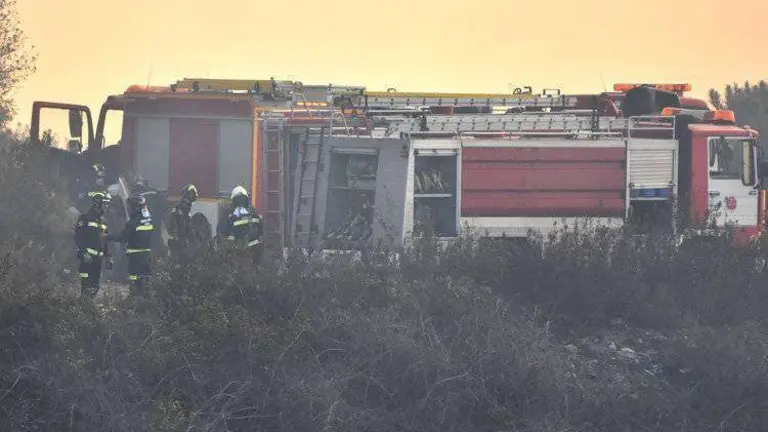 Los-bomberos-sobre-el-terreno