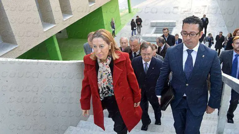 entrega loma colmenar ministra y politicos ceuites (66) pastor l&oacute;pez
