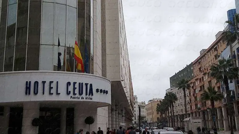 hotel-puerta-de-africa-(6)0