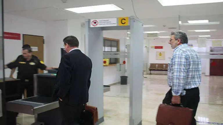 antonio diaz amgevicesa entrando juzgado