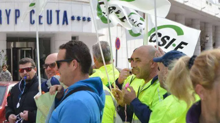 Protesta de CSIF ante el Ayuntamiento (C.A./ARCHIVO)