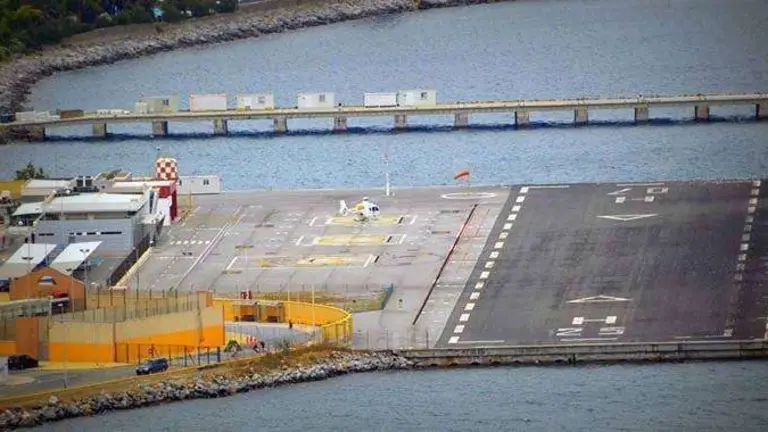Instalaciones del helipuerto de Ceuta (C.A.)