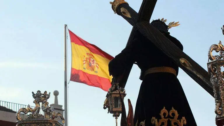 eL nAZARENO SALE DE LA IGLESIA DE &aacute;FRICA