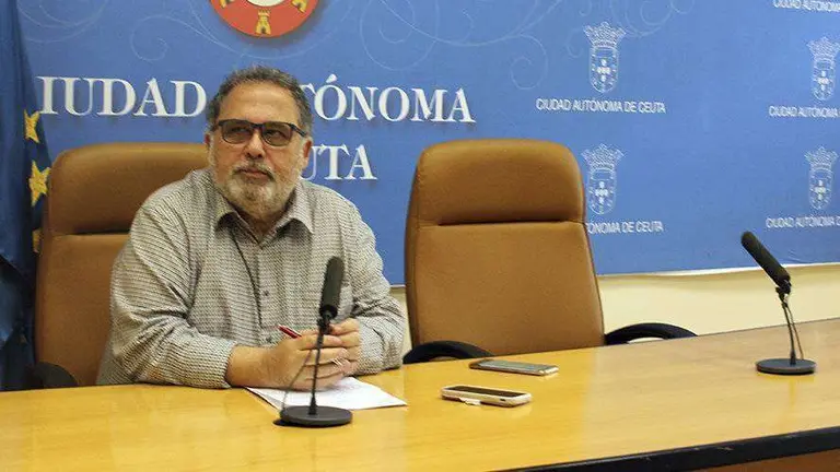 Antonio Ram&iacute;rez, antes del inicio de la rueda de prensa ofrecida hoy (C.A.)