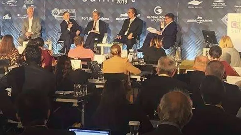 Una de las sesiones del "International Cruise Summit" (CEDIDA)