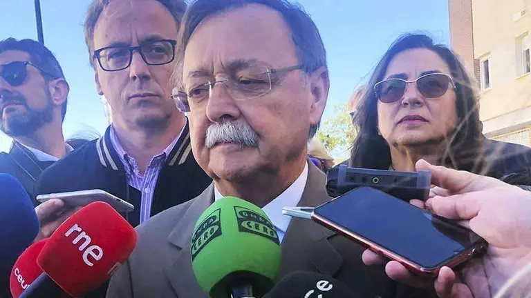 Vivas atiende a los medios de comunicaci&oacute;n (C.A./ARCHIVO)