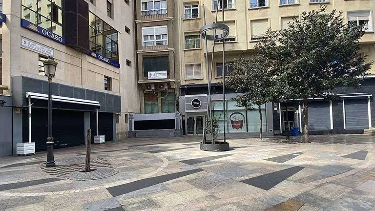 Locales de ocio en la Plaza Ricardo Mu&ntilde;oz cerrados estado de alarma (C.A.)