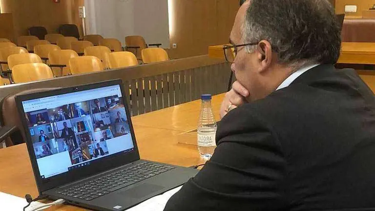El consejero Alberto Gait&aacute;n, durante la reuni&oacute;n telem&aacute;tica (CEDIDA)